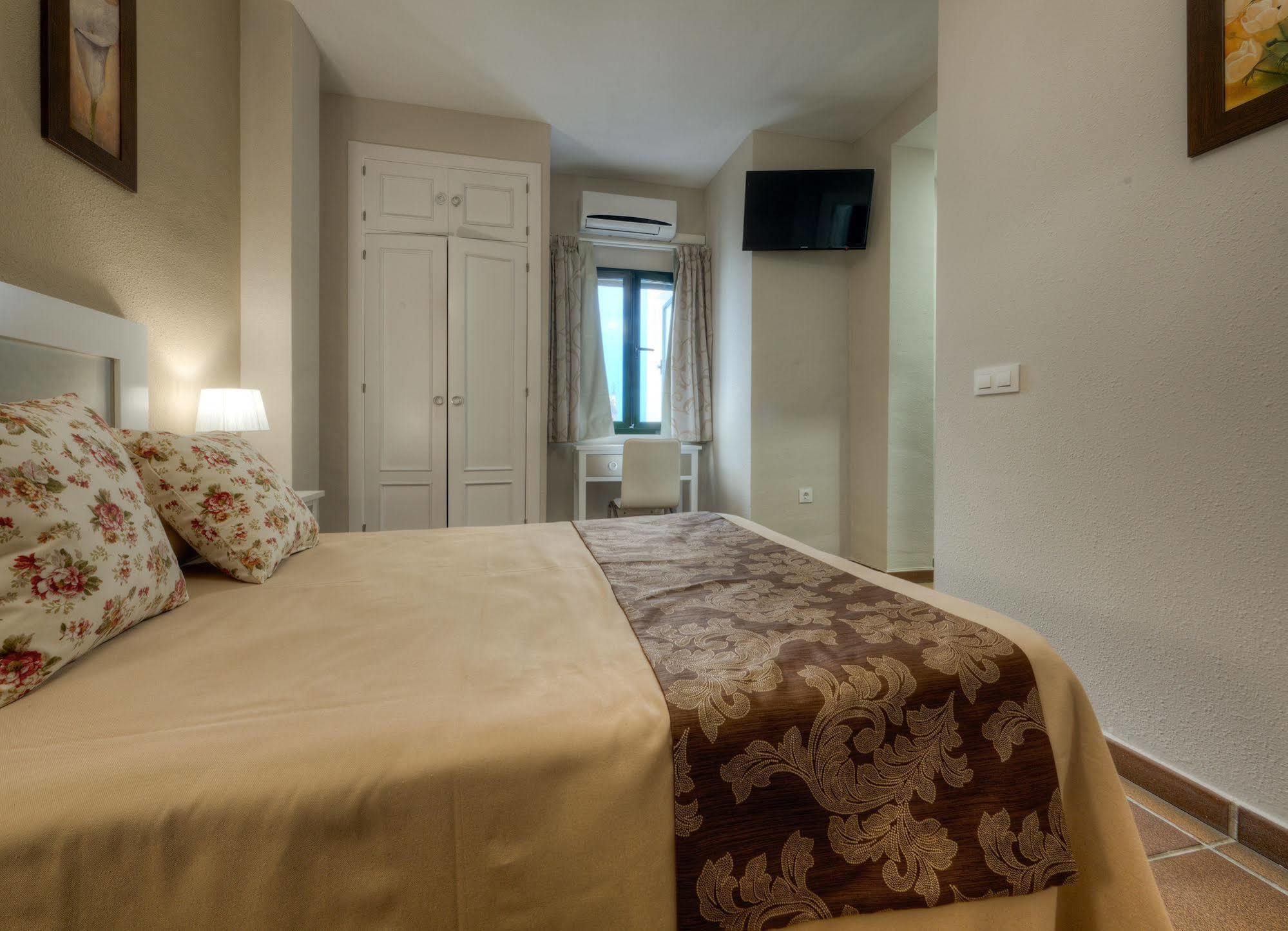 Hotel Dona Lina Sevilla Eksteriør bilde